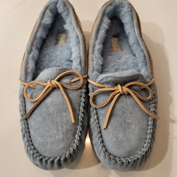 UGG Dakota Slippers - Picture 2 of 3